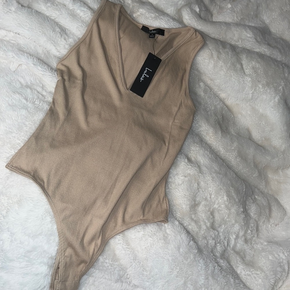 LULU’S tan bodysuit